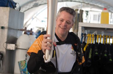 Queen's Baton Relay goes underwater for the first time in the Great Barrier Reef!