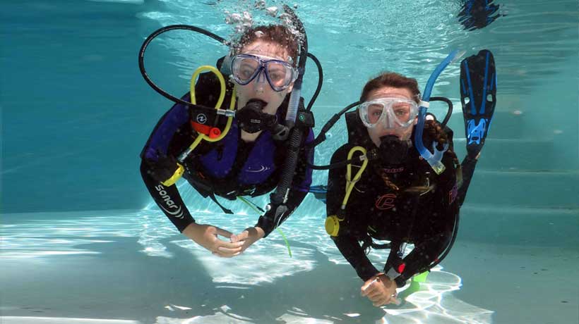 Students in swimming pool at Quicksilver Dive Centre